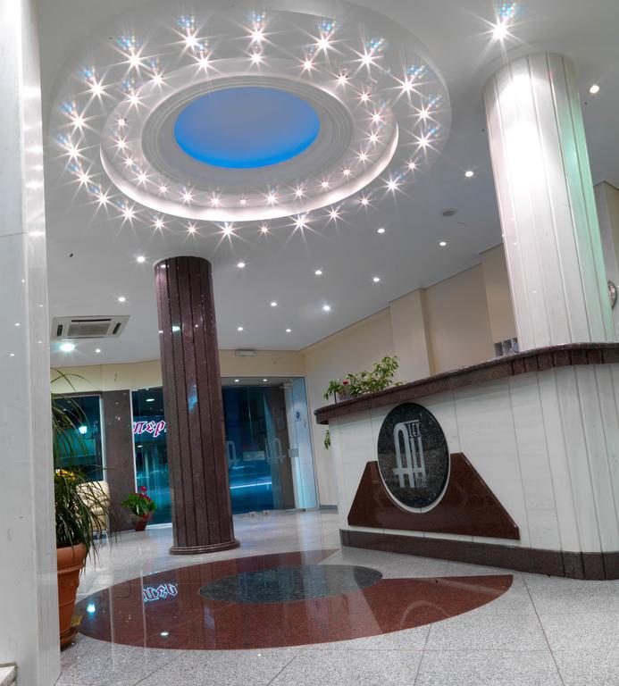 Alex Hotel Tripoli Buitenkant foto