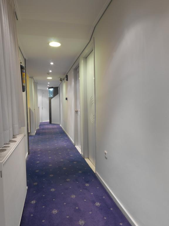 Alex Hotel Tripoli Buitenkant foto