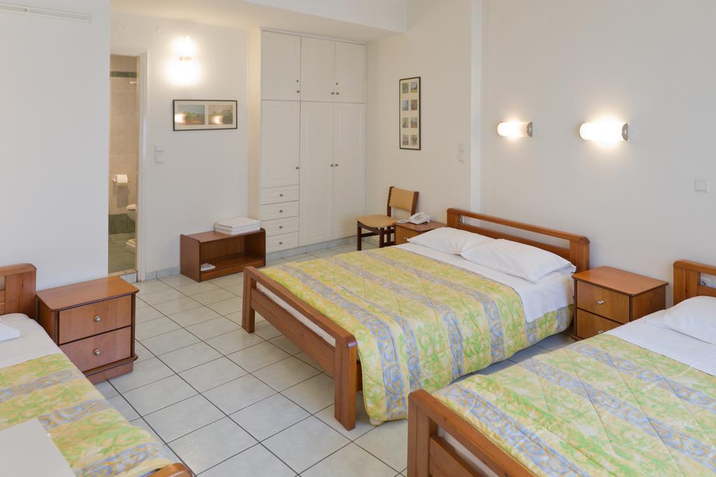 Alex Hotel Tripoli Kamer foto