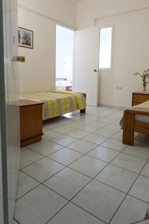Alex Hotel Tripoli Kamer foto