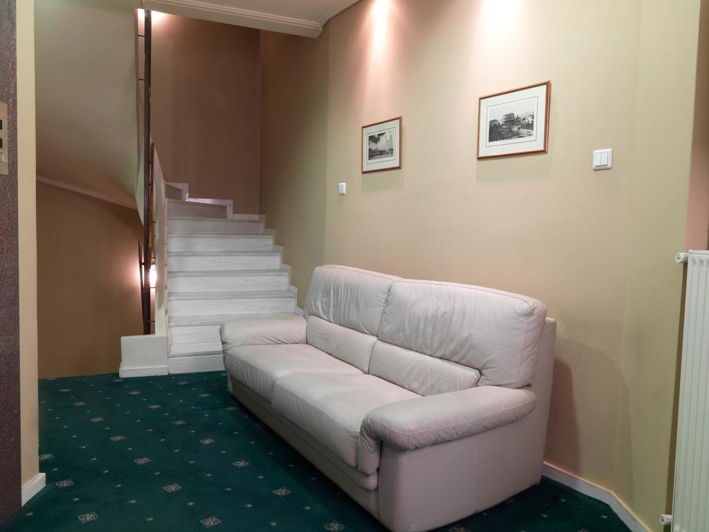 Alex Hotel Tripoli Buitenkant foto
