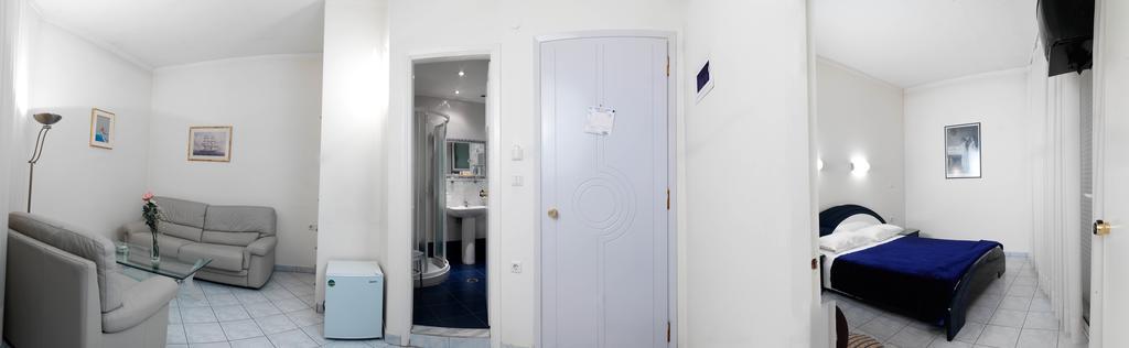 Alex Hotel Tripoli Buitenkant foto