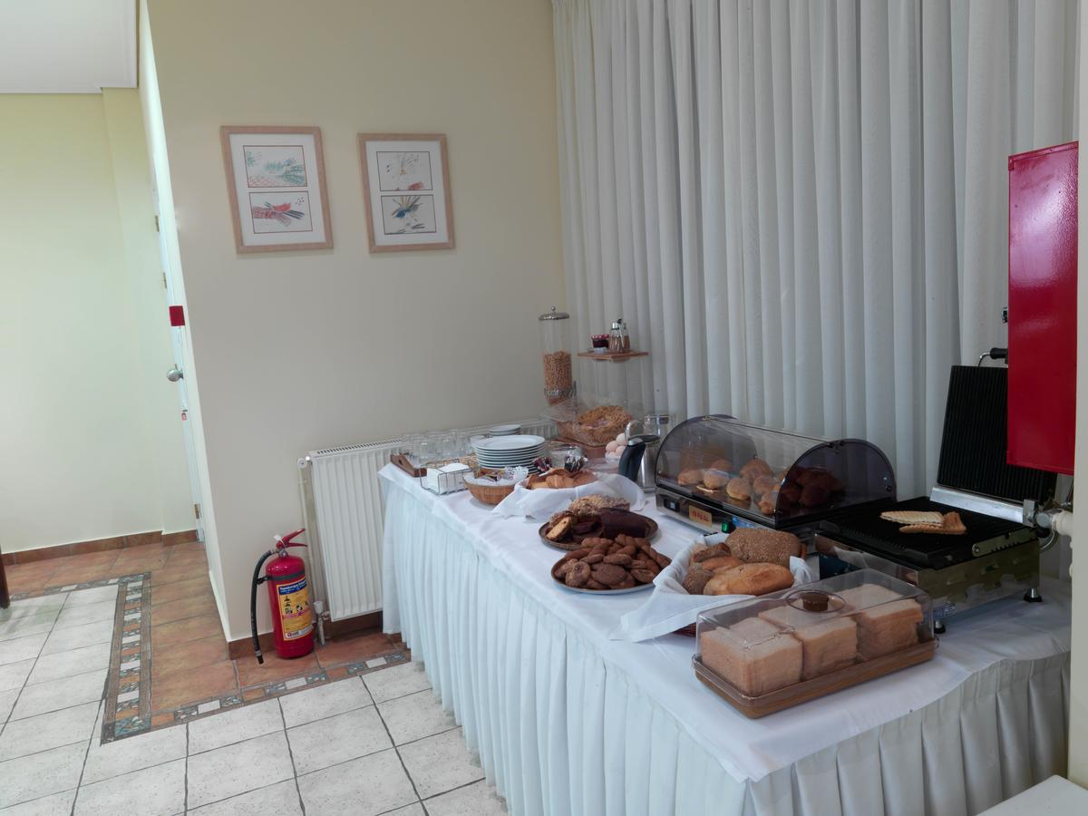 Alex Hotel Tripoli Buitenkant foto