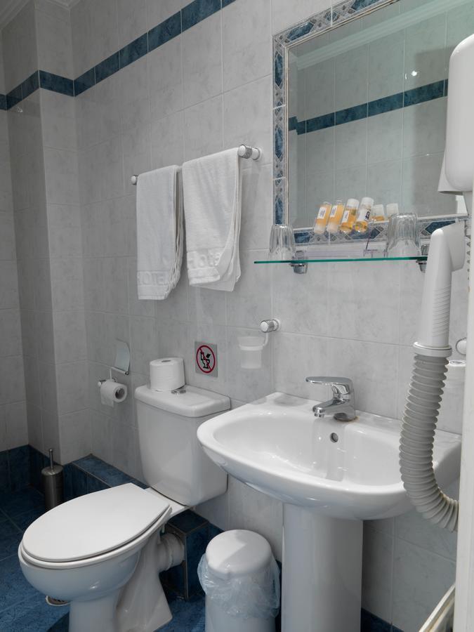 Alex Hotel Tripoli Buitenkant foto
